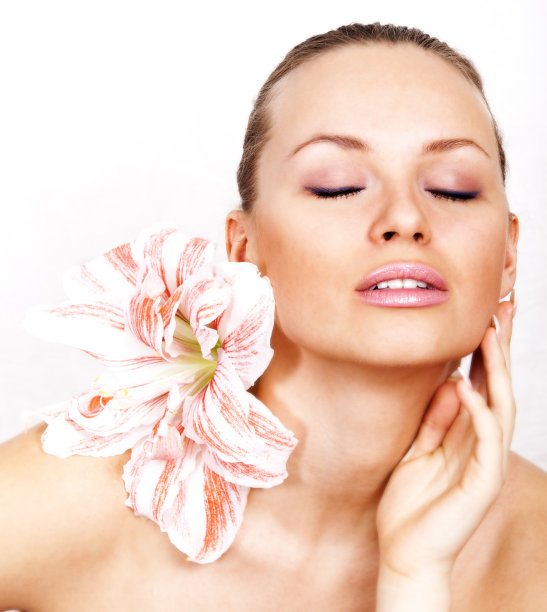 少女与花图片下载