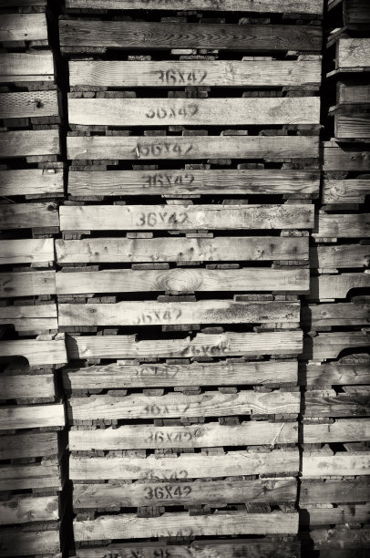 托盘在深褐色图片下载