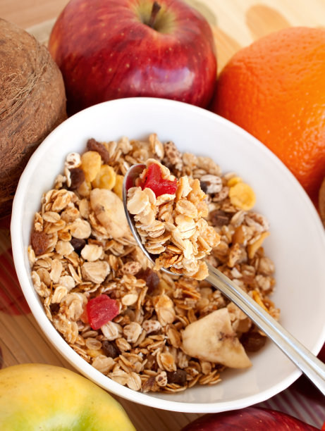 早餐配新鲜的什锦麦片图片下载