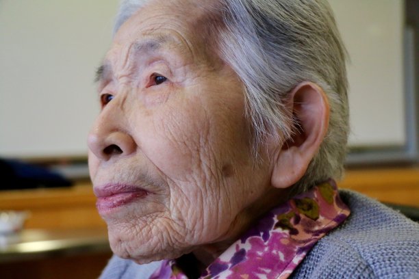 祖母的画像图片下载