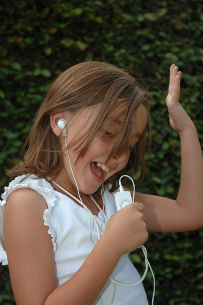 MP3女孩，举起手来图片下载