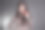 灰色背景下红苹果的漂亮女孩图片下载