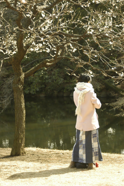 年轻的艺术家图片下载