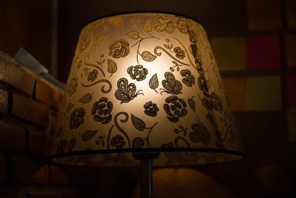 居家装饰的古董灯图片下载