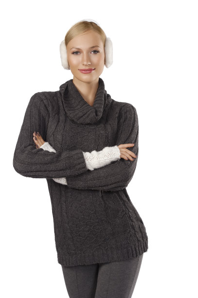 可爱的女孩为寒冬做好了准备图片下载