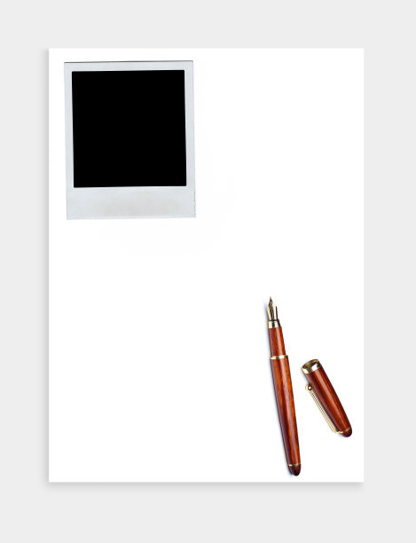 空白纸与即时照片图片下载