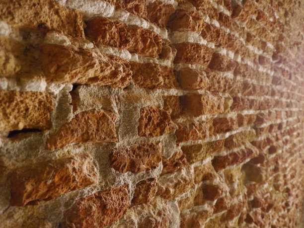 破旧的红砖墙图片下载