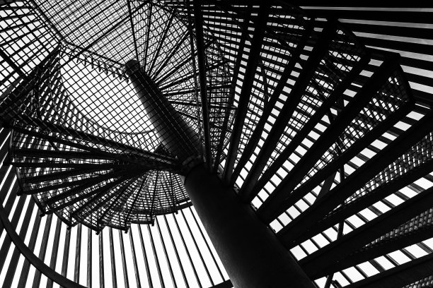 金属现代螺旋楼梯细节图片下载