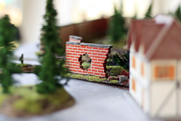 红砖墙上有个洞图片下载