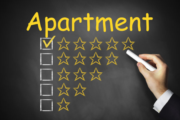 在黑色黑板上手写公寓图片下载