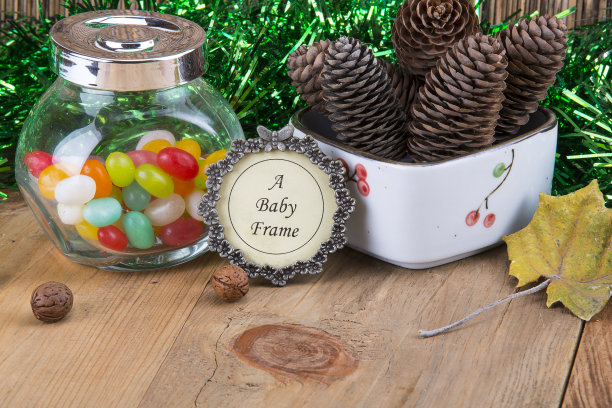 圣诞节的松果图片下载