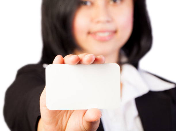 女人拿着空白的白色名片图片下载
