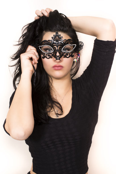 戴面具的女人图片下载
