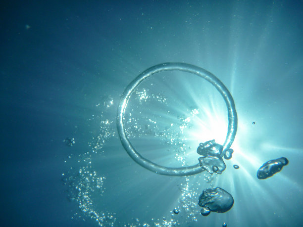 水下气泡图片下载