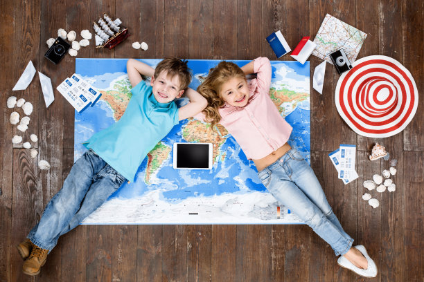 俯视图照片的孩子图片下载