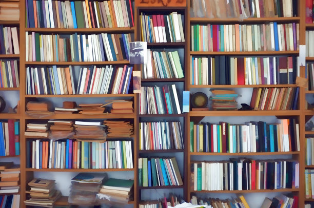 说明性的书柜图片下载