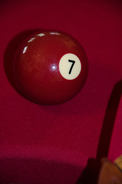 七球在角袋前面图片下载