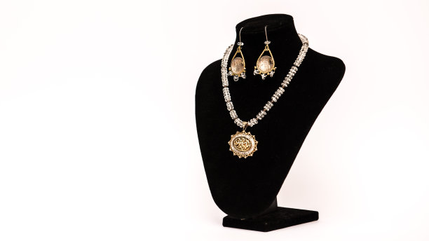 珠宝项链和耳环图片下载