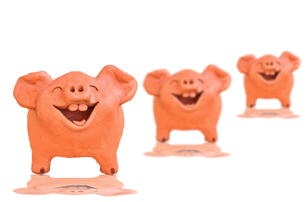 笑猪雕像图片下载