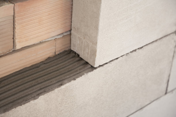 砖墙和通墙正在施工中图片下载