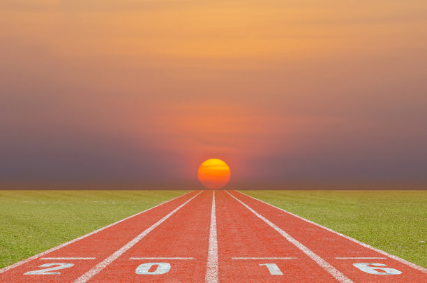 日出时的跑道图片下载