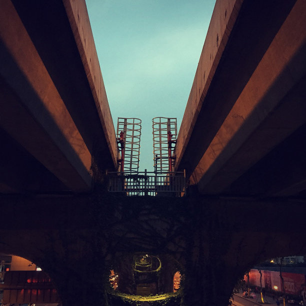 城市中的桥梁图片下载