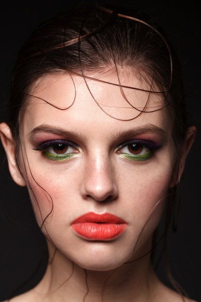 美丽的脸化妆。弥补。模型。湿的。图片下载