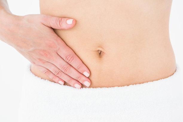 遭受月经疼痛的妇女图片下载