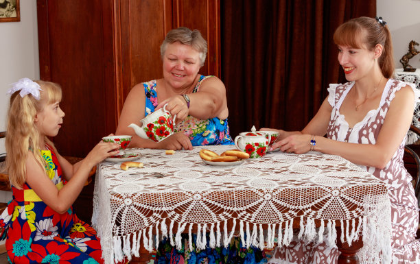 家人喝茶图片下载