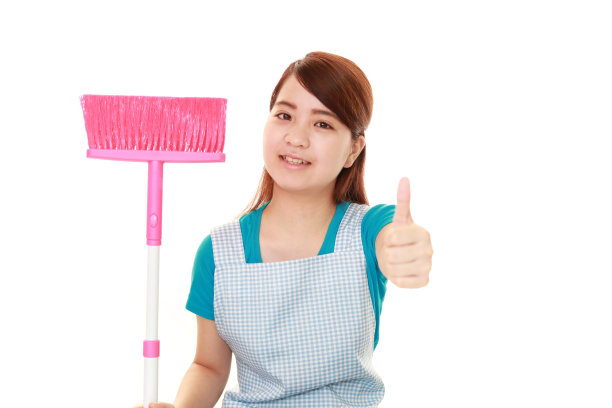 亚洲家庭主妇用扫帚图片下载
