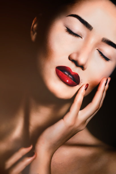 年轻漂亮的女人肖像图片下载