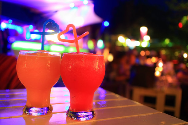 新鲜的水果鸡尾酒图片下载