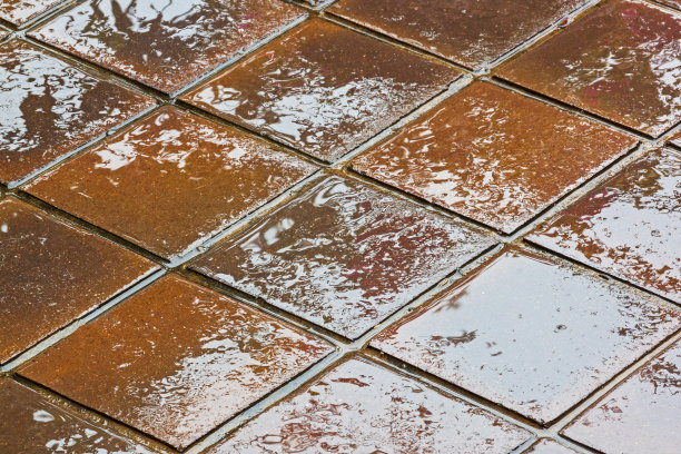 纹理和彩色的棕色和金色反射瓷砖图片下载