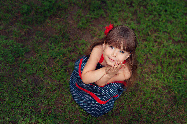 女孩微笑图片下载