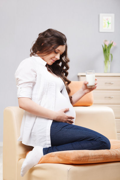 幸福的孕妇图片下载