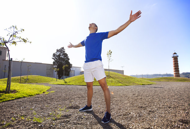 年轻人户外运动图片下载