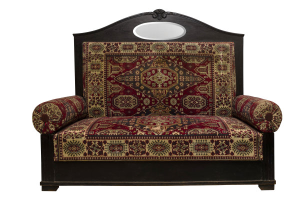 前视图的土耳其复古沙发孤立的白色图片下载