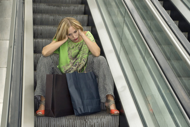 一个美丽优雅的年轻金发女子的肖像在图片下载