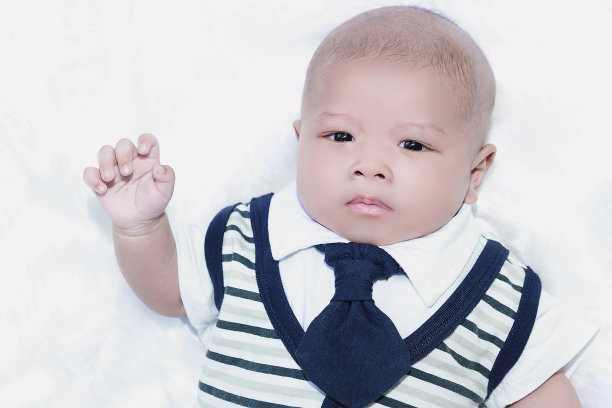 年轻的画像图片下载