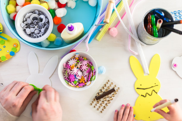 装饰复活节兔子图片下载