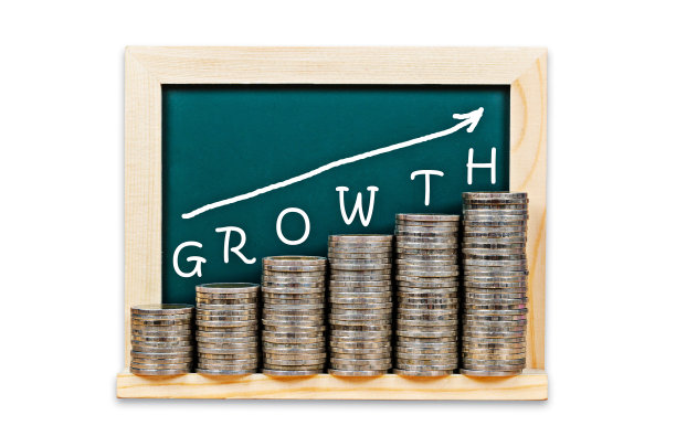 金钱图表与增长在黑板上图片下载