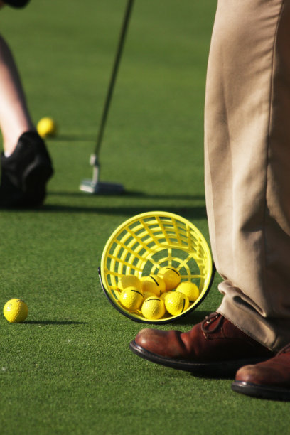 在高尔夫球场上图片下载