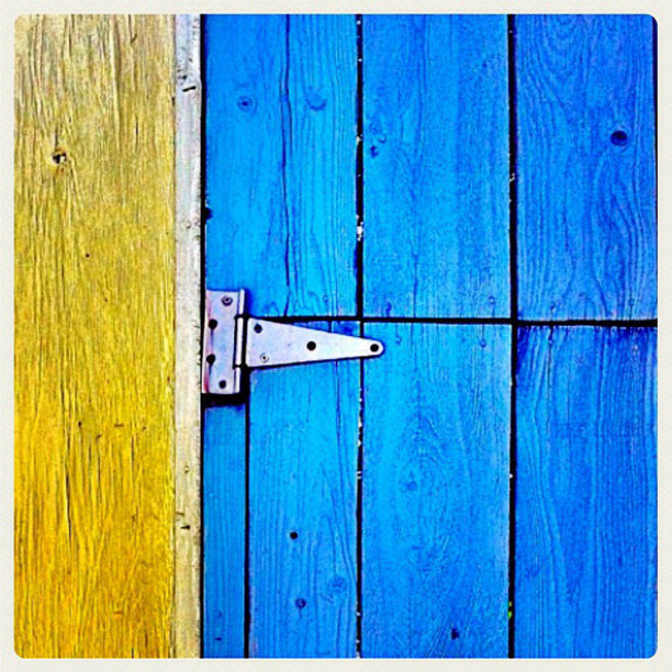 蓝色木门图片下载