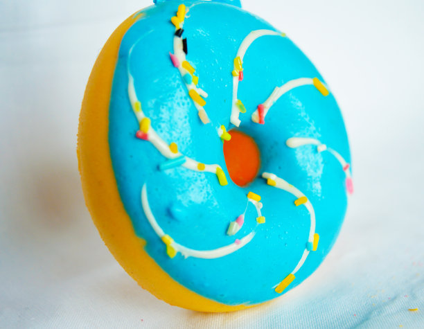 蓝色的甜甜圈图片下载