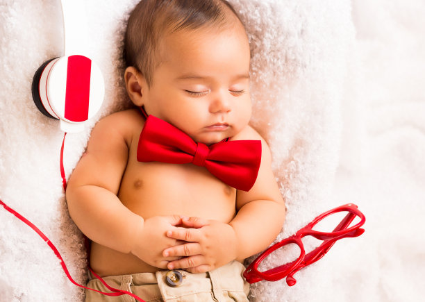 熟睡的婴儿图片下载