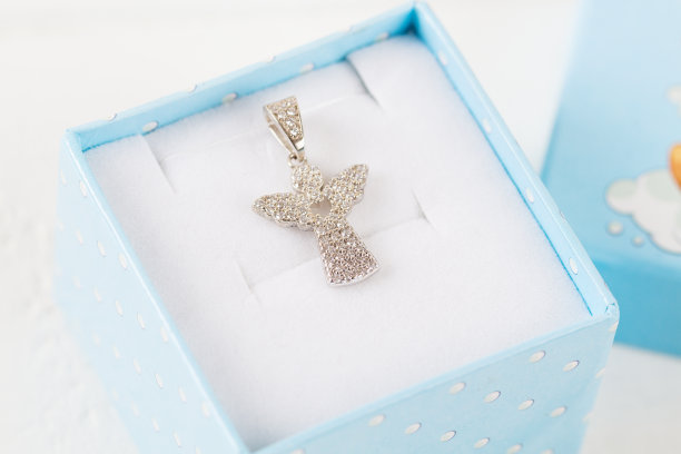 天使钻石吊坠图片下载