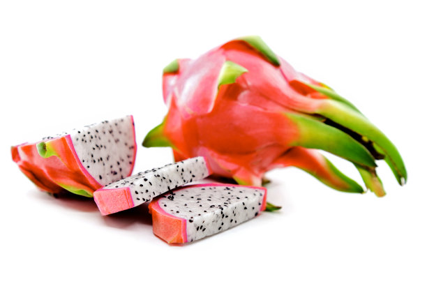 火龙果或火龙果在白色背景下分离素材图片