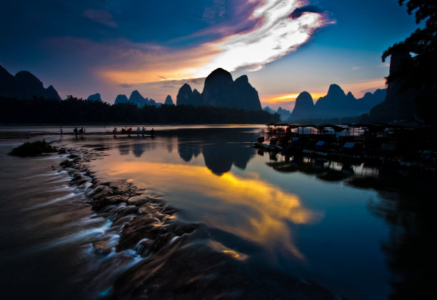 云与桂林山水图片下载