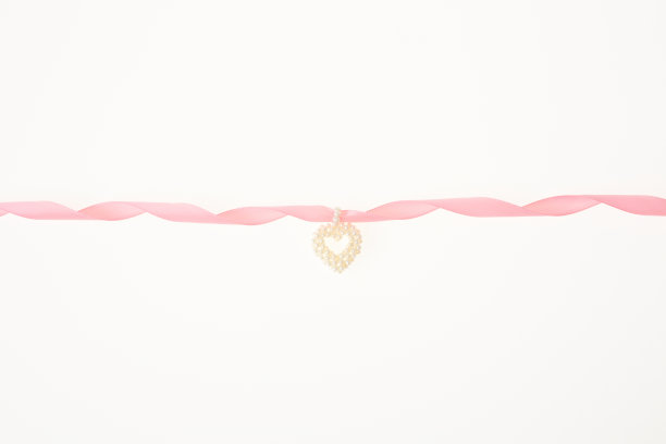 心和丝带图片下载