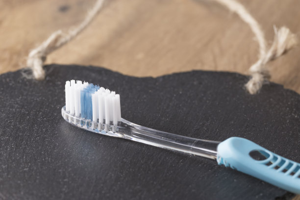 新型塑料牙刷图片下载